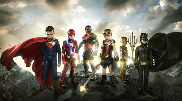 Justice League Small Heroes Babys Wallpaper 480x640 Resolution