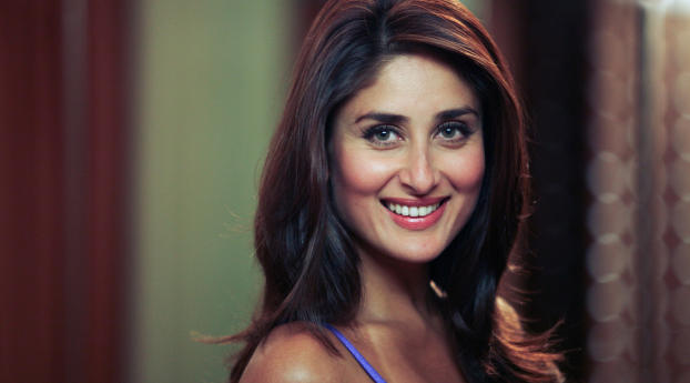 Kareena Kapoor Closeup Smile Wallpaper  Wallpaper 828x1792 Resolution