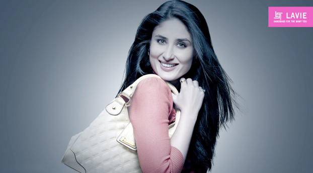 Kareena Kapoor With Purse New Pics  Wallpaper 208x320 Resolution