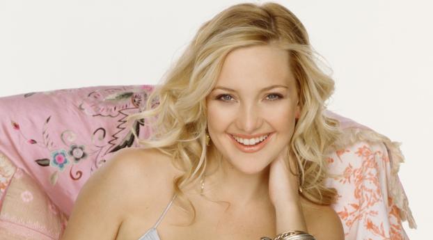 Kate Hudson In Nighty Images Wallpaper 1440x900 Resolution