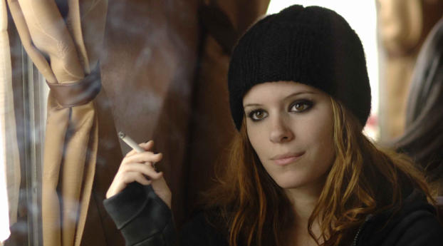 Kate Mara With Cigaratee Wallpaper 320x240 Resolution