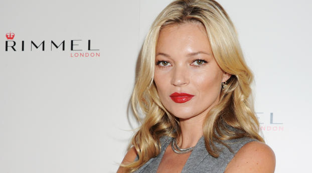Kate Moss Poster Images Wallpaper 2560x1440 Resolution