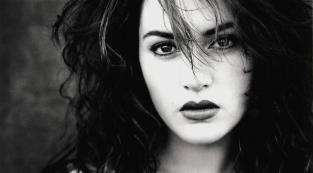 Kate Winslet Black and White wallpapers Wallpaper 1400x1050 Resolution