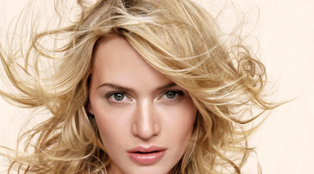 Kate Winslet New Pose Wallpaper 720x1520 Resolution