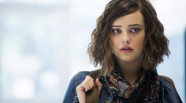 Katherine Langford As Hannah In 13 Reasons Why Wallpaper 320x568 Resolution