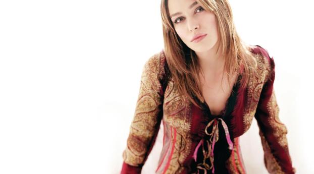 Keira Knightley Jeans Images Wallpaper 2300x1080 Resolution