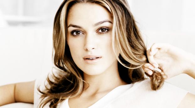 Keira Knightley Never Seen Images Wallpaper 320x200 Resolution