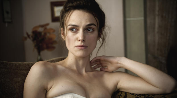 Keira Knightley Topless Images Wallpaper 2160x384 Resolution