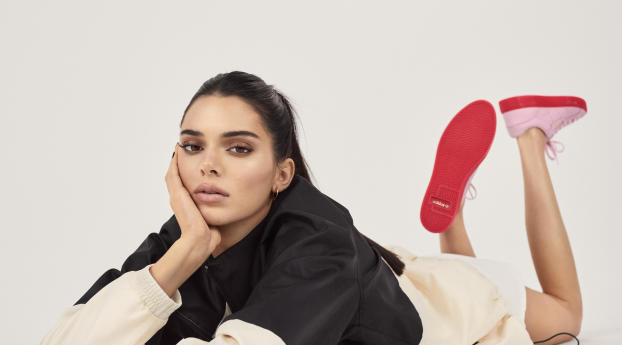 Kendall Jenner Adidas 2019 Wallpaper 1440x2992 Resolution