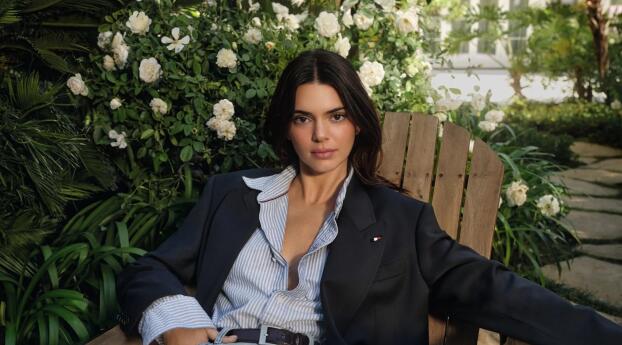 Kendall Jenner Casual Photoshoot 2024 Wallpaper 1450x550 Resolution