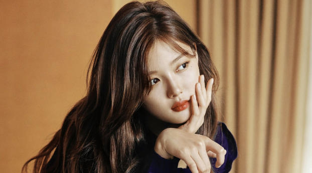 Kim Yoo Jung Actress Wallpaper 640x960 Resolution