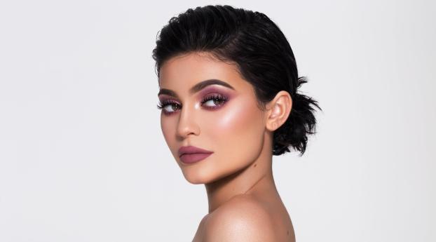 Kylie Jenner Cosmetics Campaign 2017 Wallpaper 1440x3120 Resolution