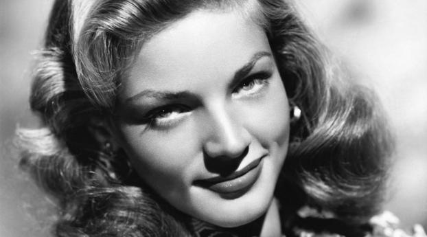 Lauren Bacall Smile Pic Wallpaper 640x960 Resolution