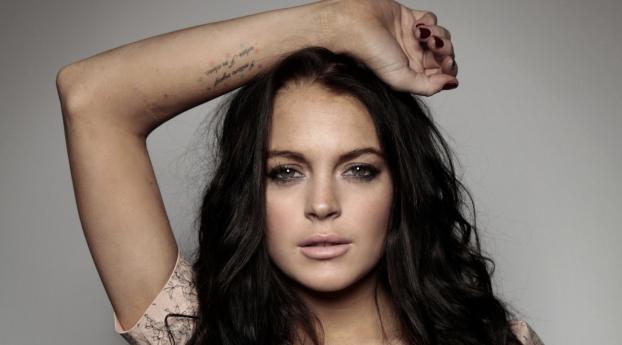 Lindsay Lohan Face Images Wallpaper 801x1281 Resolution