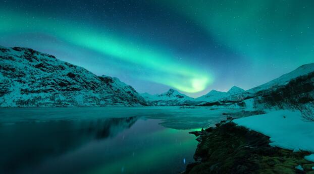 Lofoten Aurora Borealis HD Norway Wallpaper 320x568 Resolution