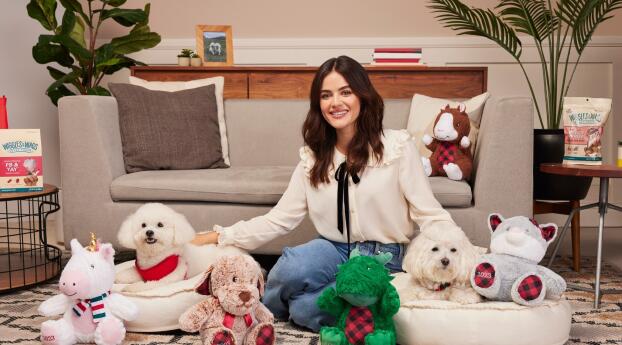 Lucy Hale Holiday 2024 Wallpaper