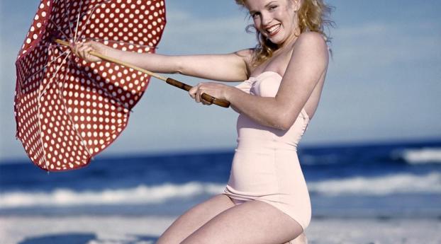 Marilyn Monroe Beach Images Wallpaper 1440x900 Resolution
