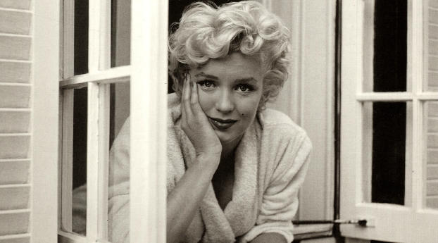 Marilyn Monroe Cleavage Pic Wallpaper 1000x1000 Resolution