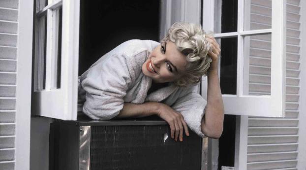 Marilyn Monroe Rare Images Wallpaper 1366x768 Resolution