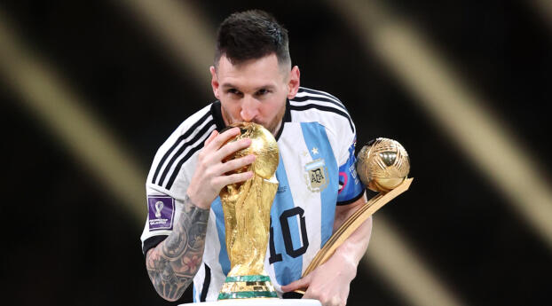 Messi Kiss to FIFA Cup 2022 Wallpaper 1420x1020 Resolution