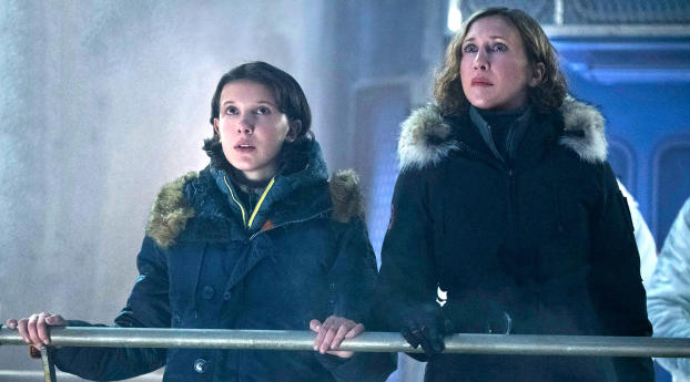 Millie Bobby Brown And Vera Farmiga In Godzilla King Of The Monsters 2019 Wallpaper 640x960 Resolution
