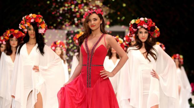 Miranda Kerrs Red Dress in Victorias Secret Wallpaper 600x1024 Resolution
