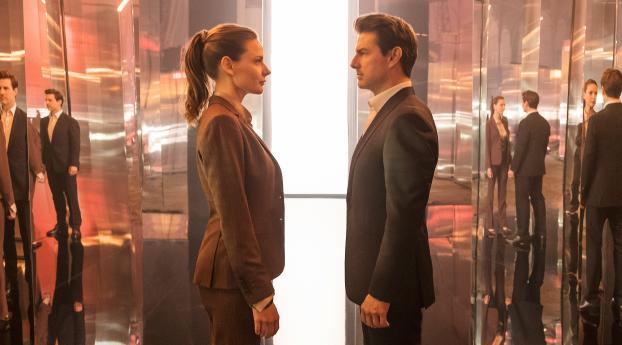 Mission Impossible Fallout Rebecca Ferguson And Tom Cruise Wallpaper 320x480 Resolution