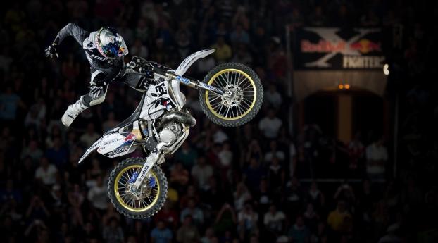 motorcycle, stunt, jump Wallpaper 750x1334 Resolution