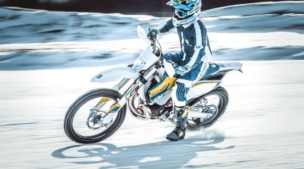 motorcyclist, speed, snow Wallpaper