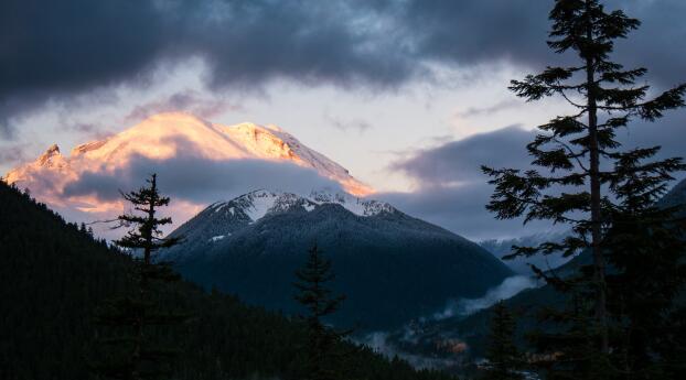 Mount Rainier HD Valley Wallpaper 2560x1024 Resolution