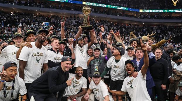 NBA Champions 2021 Milwaukee Bucks Wallpaper 1080x2460 Resolution