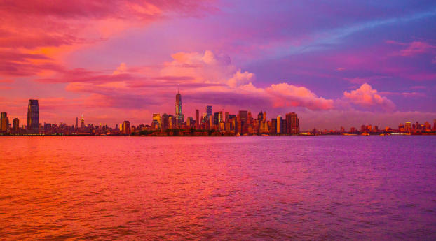 New York City Cloudy Cityscape Sunset Wallpaper 1440x2960 Resolution