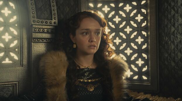Olivia Cooke as Alicent 5K Hightower House of the Dragon Season 1 Wallpaper 1080x1620 Resolution