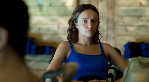 Olivia Cooke In Thoroughbreds Movie Wallpaper 1350x689 Resolution