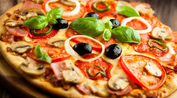pizza, vegetables, baked goods Wallpaper 2560x1440 Resolution