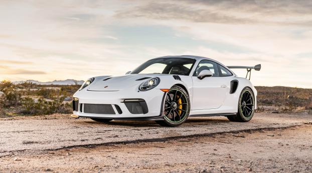 Porsche GT3 RS 2019 Wallpaper 1080x2280 Resolution