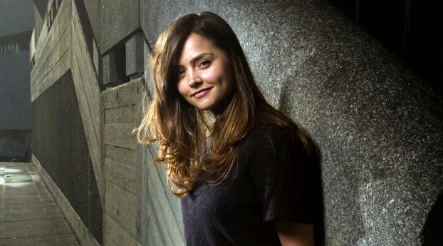 Pretty Jenna Coleman Smiling Wallpaper 400x240 Resolution