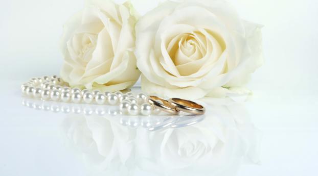 ring, rose, beads Wallpaper