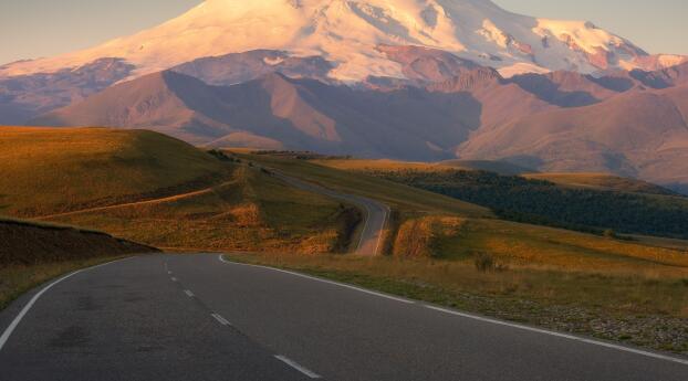 Road with Mountain View HD Wallpaper 5120x2880 Resolution