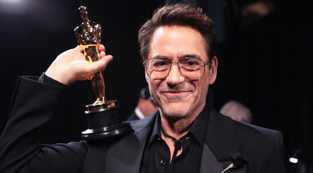 Robert Downey Jr The Oscars 2024 Wallpaper 360x360 Resolution