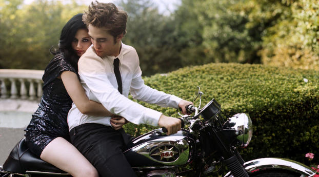 Robert Pattinson with Kristen Stewart on Bike Wallpaper 2048x1152 Resolution
