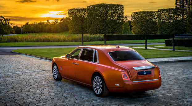 Rolls Royce Phantom EWB Rear Wallpaper 2560x1440 Resolution