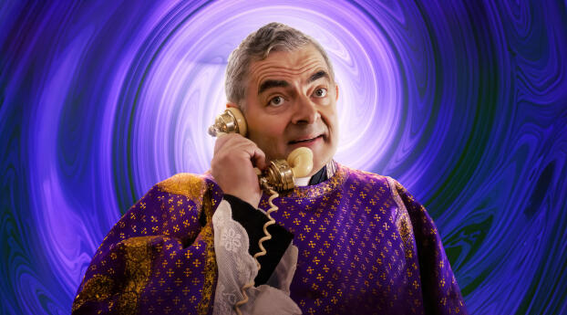 Rowan Atkinson Wonka Movie Wallpaper 1080x2248 Resolution