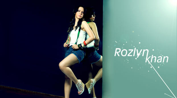 Rozlyn Khan Cute Spicy Images Wallpaper 1360x768 Resolution