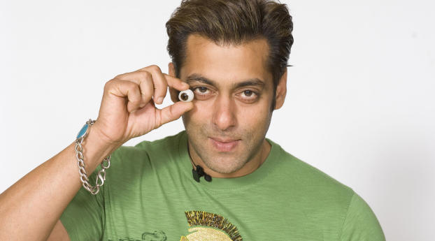 Salman Khan Green T Shirt wallpaper Wallpaper 320x480 Resolution