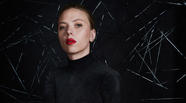 Scarlett Johansson in Black Dress Wallpaper 1024x768 Resolution