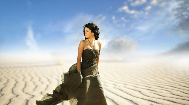 Selena Gomez hot images Wallpaper 1080x1920 Resolution