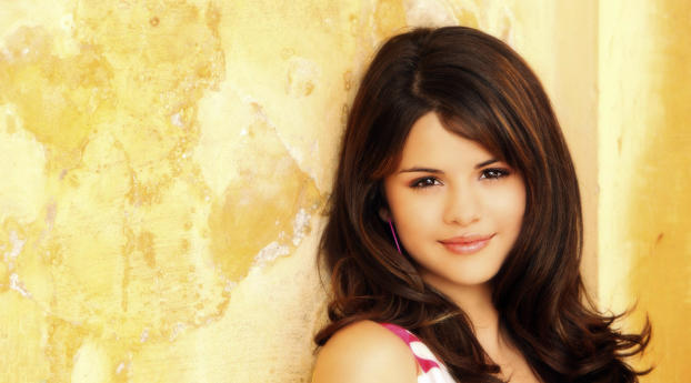 Selena Gomez stunning wallpapers Wallpaper 5120x1440 Resolution