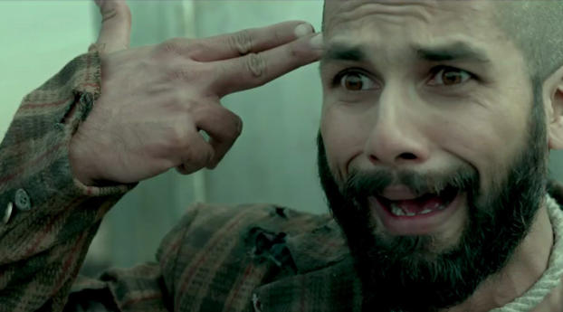 Shahid Insane Expressions In Haider Movie Wallpapers  Wallpaper 1336x768 Resolution