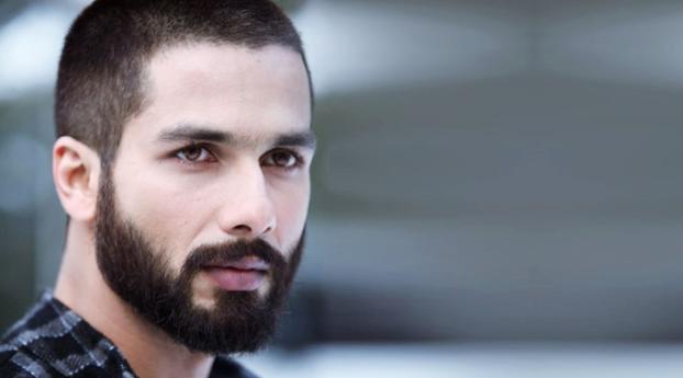 Shahid Kapoor New Look In Haider Movie Wallpapers Wallpaper 1152x864 Resolution